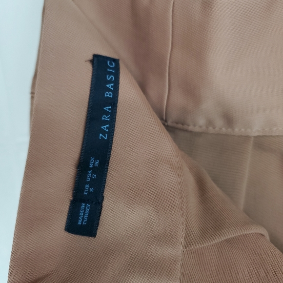 Zara Basic Pleated Skirt - Picture 5 of 9